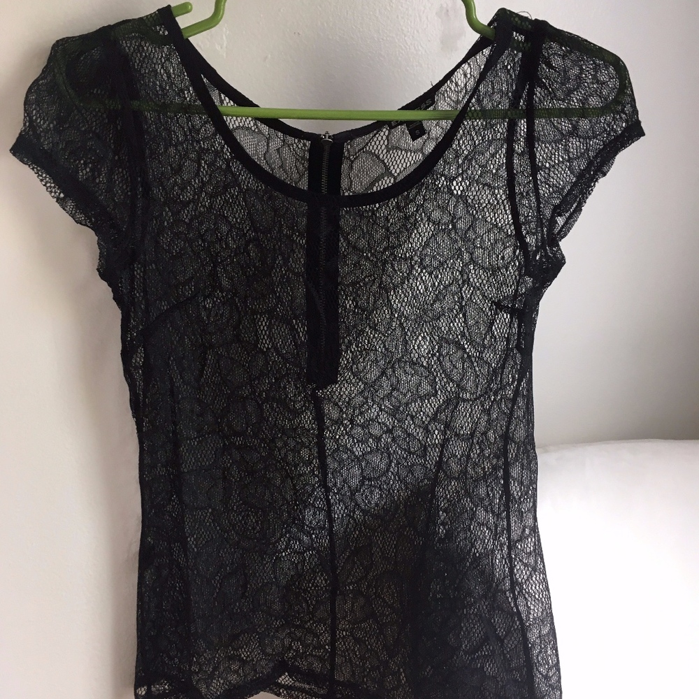 Express Lace Tee Small